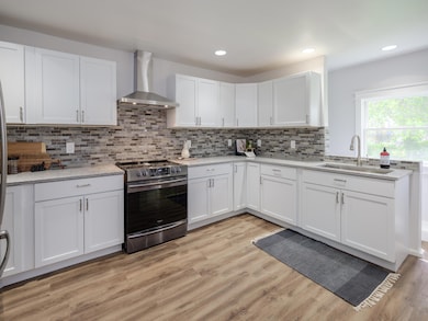 520 Della St-111