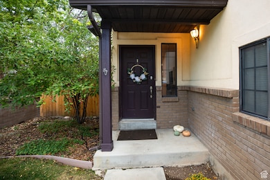 2204 Country View Ln, Salt Lake City, UT 84121 - photo 4