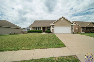 4323 SW Misty Harbor Dr, Topeka, KS 66610 - photo 3