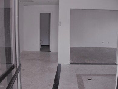 Suite P-Private Bath