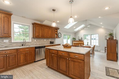 288 Maple Point Dr, Langhorne, PA 19047 - photo 7