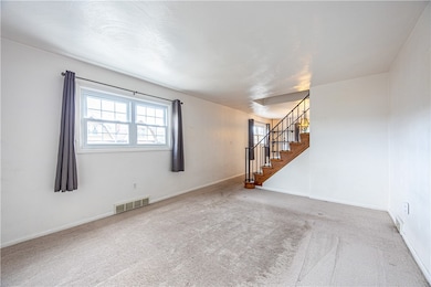 613 E 7th Ave, Tarentum, PA 15084 - photo 4