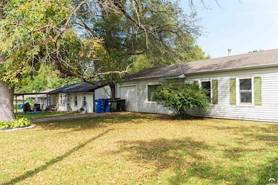 1736 Brook St, Lawrence, KS 66044 - photo 3