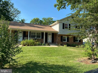 8502 Chervil Rd, Lanham, MD 20706 - photo 2