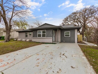 709 W Cedar St, Hurst, TX 76053 - photo 2