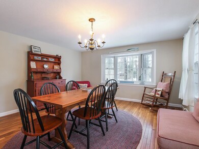 007-Dining_Room-5443635-medium4x3