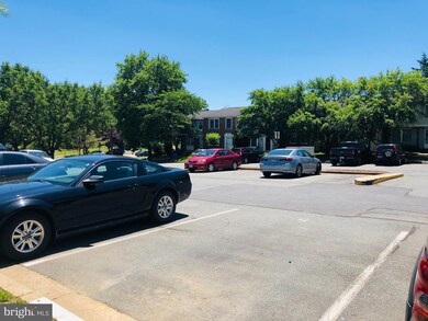 11721 Rosearbor Ct, Germantown, MD 20876 - photo 3