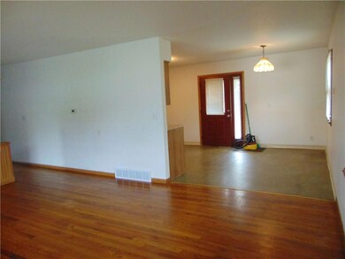2425 SE 6th St, Des Moines, IA 50315 - photo 2