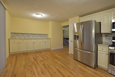 24 Glen Meadows Ct, Warwick, RI 02889 - photo 5