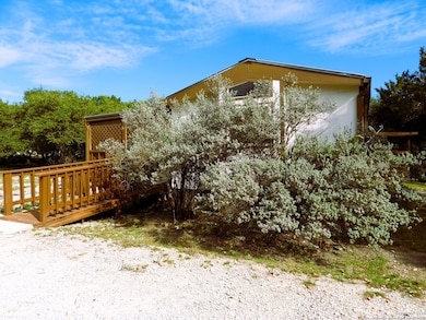 164 18th St E, Lakehills, TX 78063 - photo 4