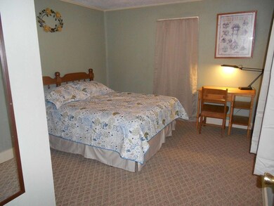 LargeBedroomWeb