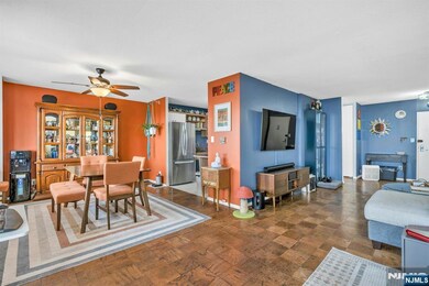 The Regency unit 17D, Fort Lee, NJ 07024 - photo 6