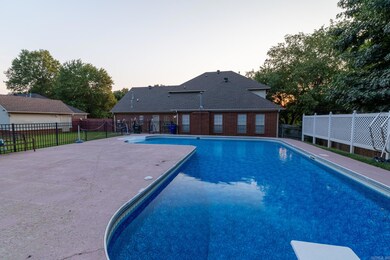 1810 Royal Dr, Conway, AR 72034 - photo 7