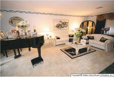 61 Elks Place, Staten Island, NY 10309 - photo 3