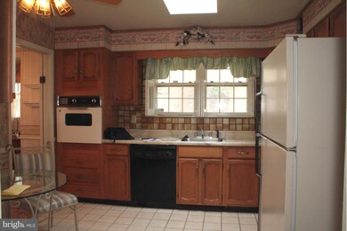 212 E Timonium Rd, Lutherville Timonium, MD 21093 - photo 6