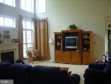 3617 Stonewall Manor Dr, Triangle, VA 22172 - photo 7