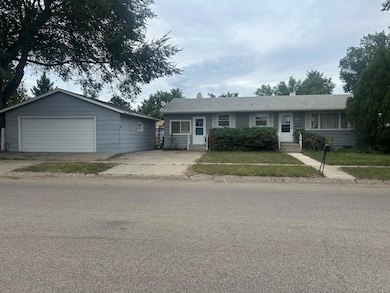 504 12th St W, Mobridge, SD 57601 - photo 3