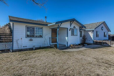 1613 SW 15th St, Redmond, OR 97756 - photo 3