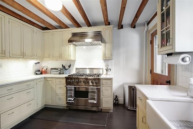 18 1/2 W Hamilton Place, Jc, Downtown, NJ 07302 - photo 4