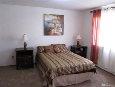 10427 Holly Dr, Everett, WA 98204 - photo 4