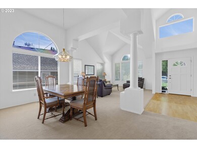 Living Room/Entrance