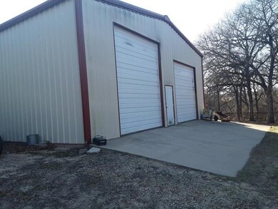 211 Briar Oaks Dr, Azle, TX 76020 - photo 3