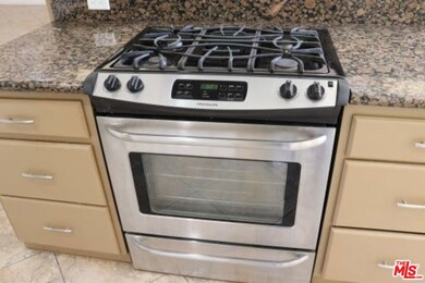 19135 Cantara St, Reseda, CA 91335 - photo 4