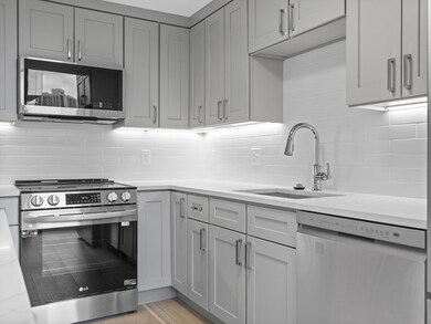 The Strada 234 unit 722, Boston, MA 02114 - photo 5