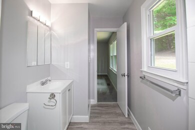 1805 Cranberry Ln, Reston, VA 20191 - photo 4