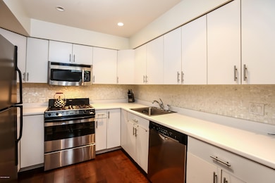 012-Kitchen-5310806-large
