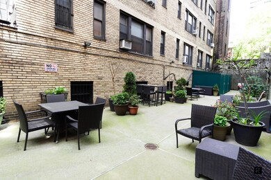339 E 58th St unit 2B, New York, NY 10022 - photo 4