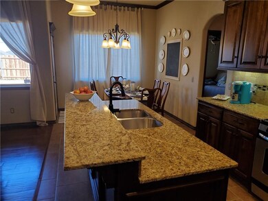 1812 Alexander Way, Yukon, OK 73099 - photo 5