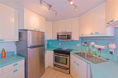 Carlton Tower unit 9E, Fort Lauderdale, FL 33304 - photo 5