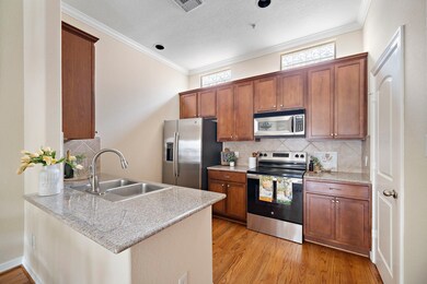 1913 Gillette St unit C, Houston, TX 77006 - photo 2