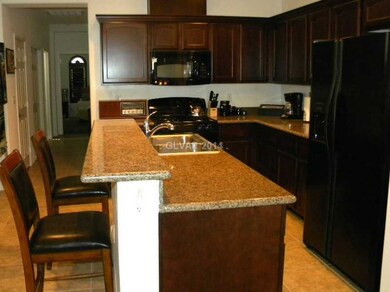 Kitchen. All appliances stay