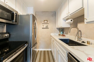 Hancock Plaza unit 406, Los Angeles, CA 90004 - photo 5