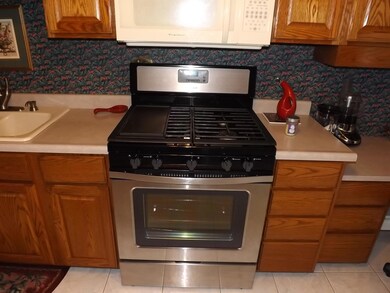 2345 Beverly Dr, Redding, CA 96002 - photo 7