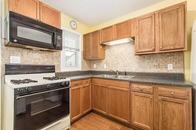 R - Westfields Dr N 029