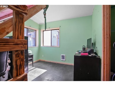 3543 Crooked Finger Rd NE, Scotts Mills, OR 97375 - photo 6