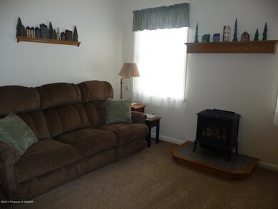 109 E Vaughn St, Kingston, PA 18704 - photo 7