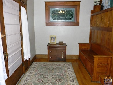 326 SW Quinton Ave, Topeka, KS 66606 - photo 3