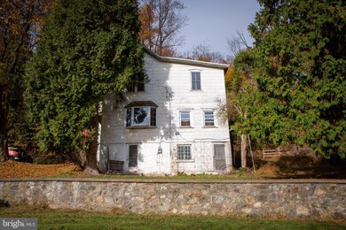 560 S Delaware Dr, Easton, PA 18042 - photo 3