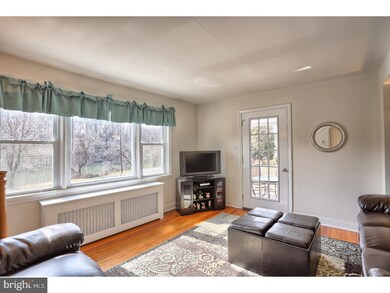 25 Riverside Dr, Reading, PA 19605 - photo 2