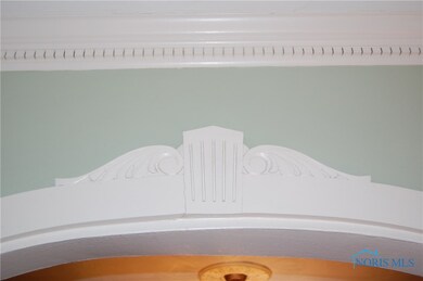 Gorgeous molding