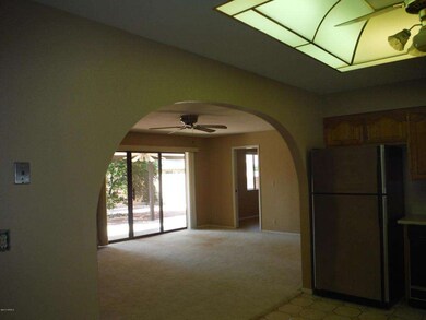 KITCHEN/FAMILY ROOMS