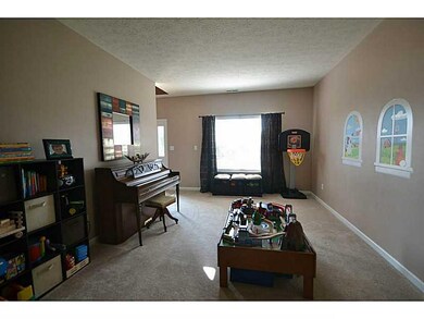 12074 Seahawks Ln, Fishers, IN 46037 - photo 6