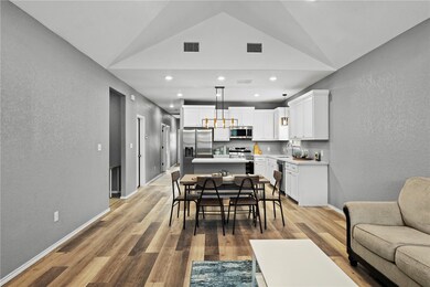 802 W Huntington St, Beeville, TX 78102 - photo 5