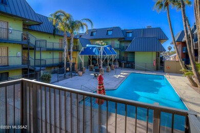 12 Balcony photo a