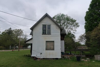 533 W Main St, Hartford, MI 49057 - photo 2