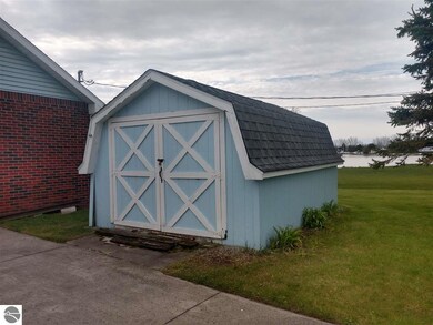 925 S Au Gres River Dr, Au Gres, MI 48703 - photo 4